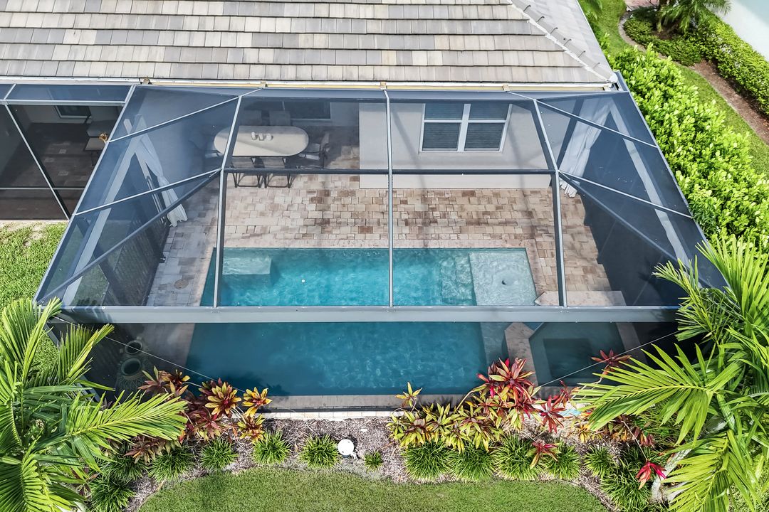 14795 Edgewater Cir, Naples, FL 34114