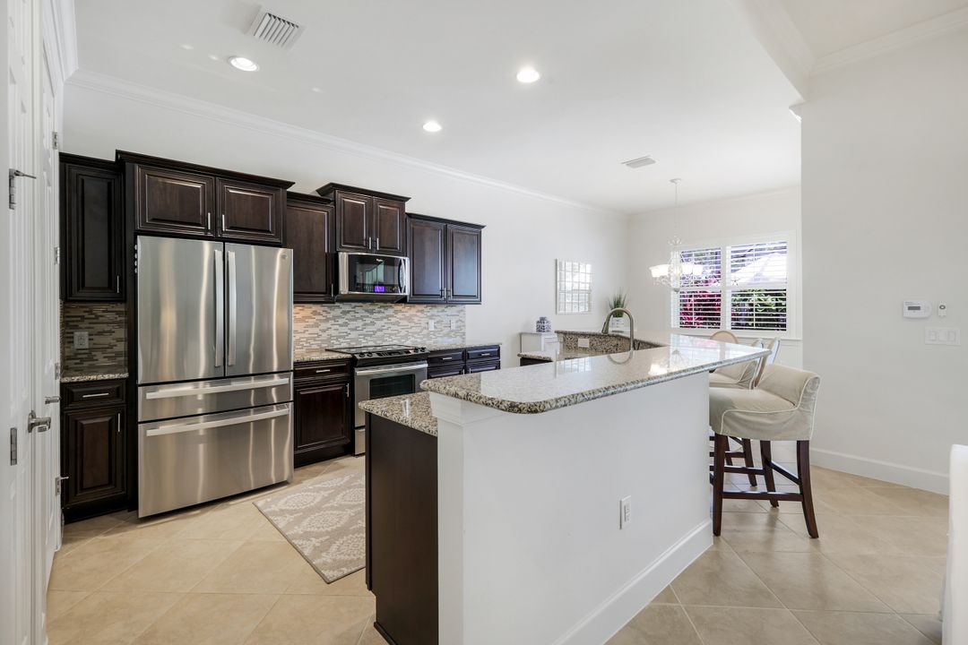 9578 Coquina Cir, Naples, FL 34120
