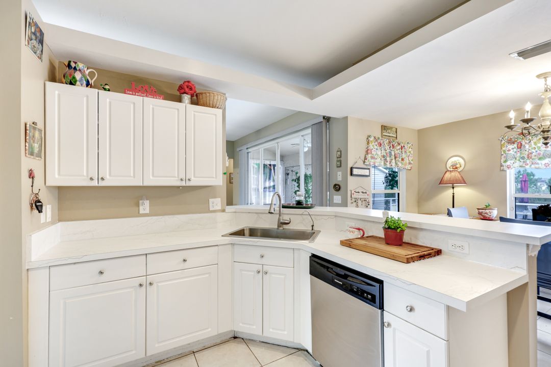 2427 NW 25th St, Cape Coral, FL 33993