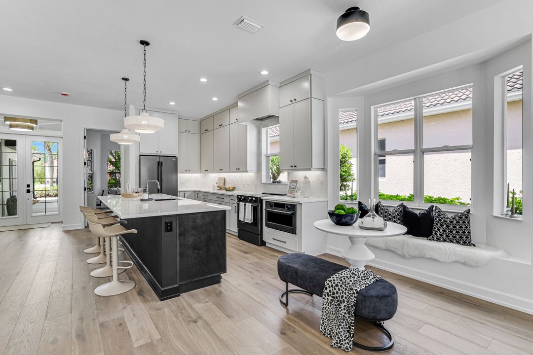 6132 Highwood Park Ln, Naples, FL 34110