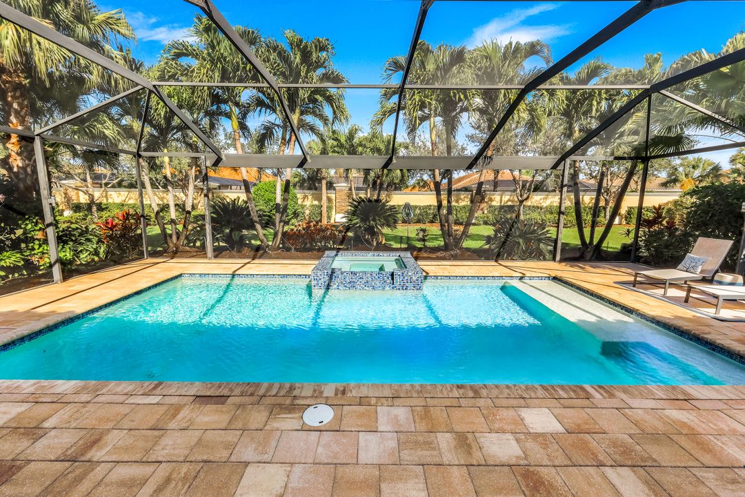 9314 Quarry Dr, Naples, FL 34120