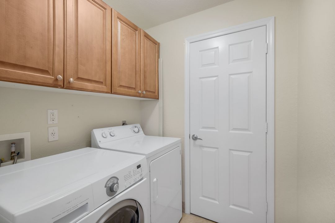 832 Tanbark Dr #104, Naples, FL 34108