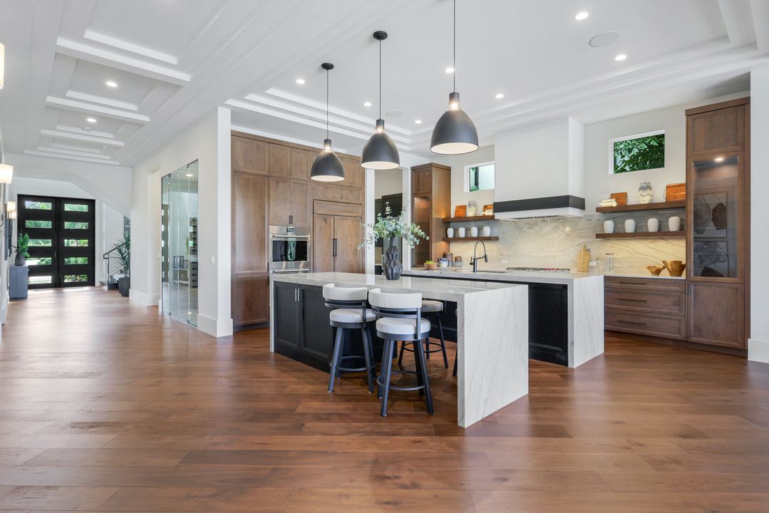 16647 Isola Bella Ln, Naples, FL 34110