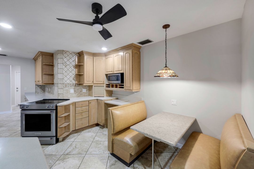4548 SE 11th Pl, Cape Coral, FL 33904