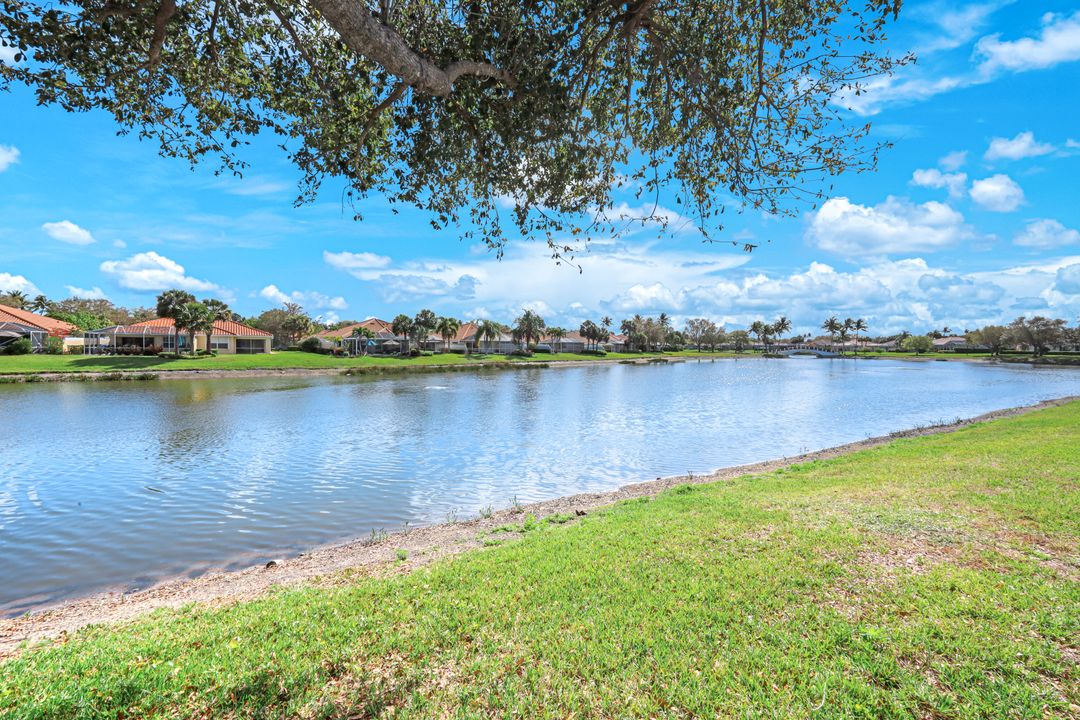 4322 Queen Elizabeth Way, Naples, FL 34119