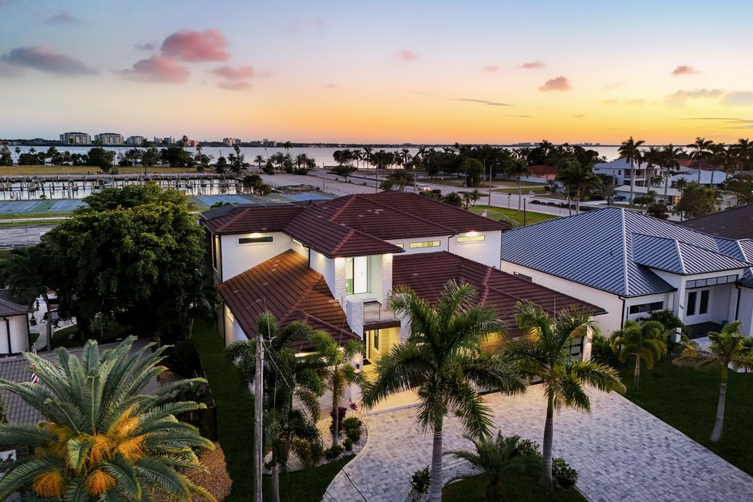 1110 Lenox Ct, Cape Coral, FL 33904