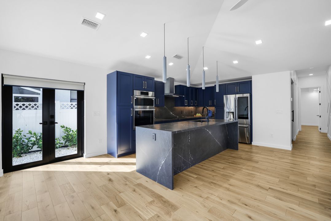 10771 6th St N, Naples, FL 34108