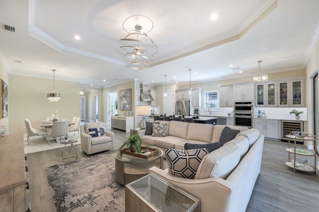 8880 Scarlotti Pl, Naples, FL 34119