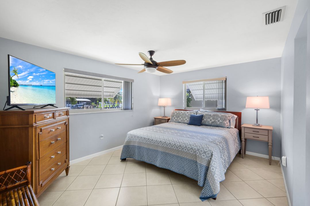 4305 SE 1st Ave, Cape Coral, FL 33904