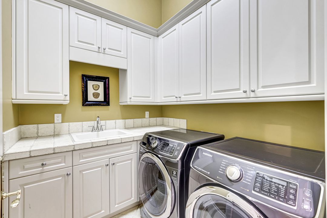 2249 Miramonte Ct, Naples, FL 34105