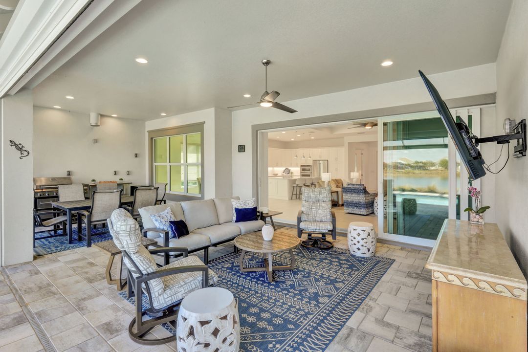 6161 Megans Bay Dr, Naples, FL 34112