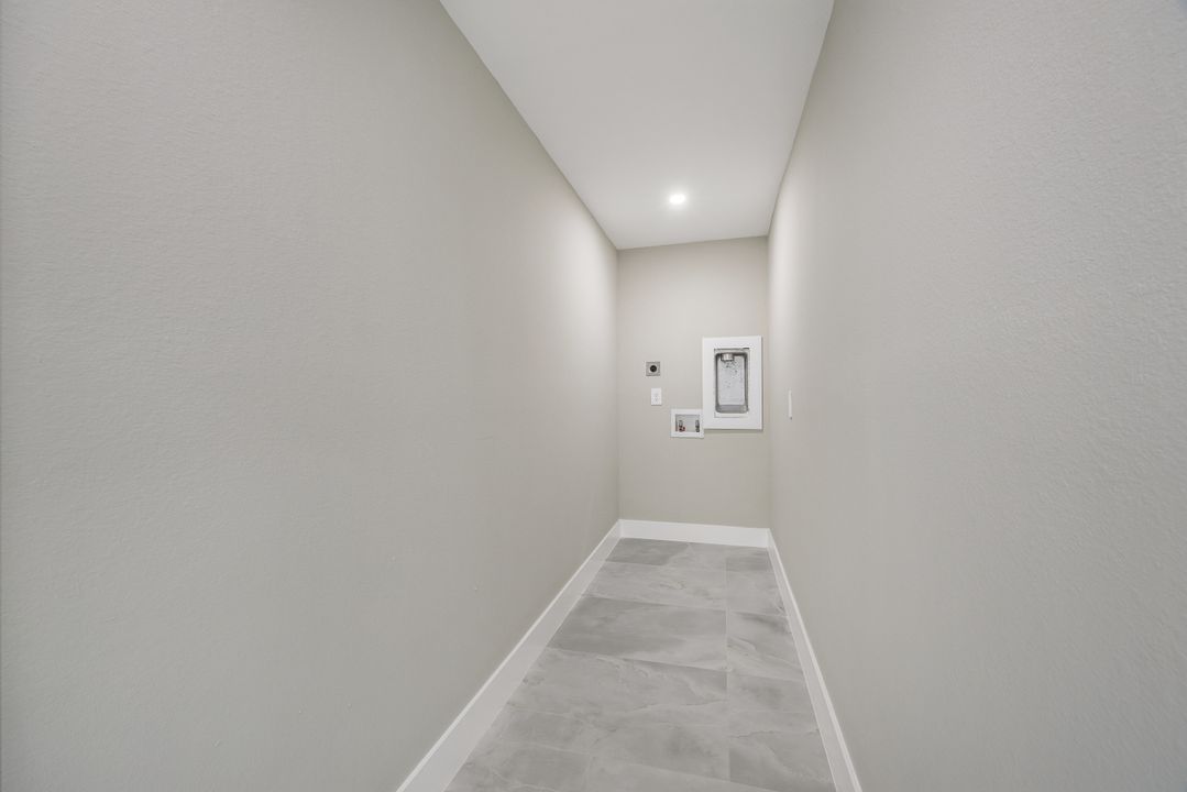 2823 NE 5th Pl, Cape Coral, FL 33909