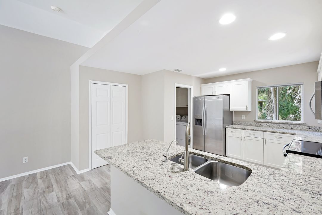 320 19th St NW, Naples, FL 34120