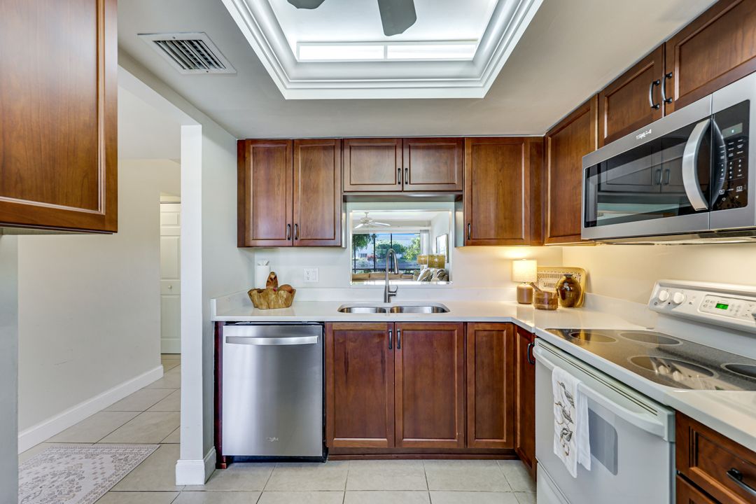 3030 Binnacle Dr #101, Naples, FL 34103