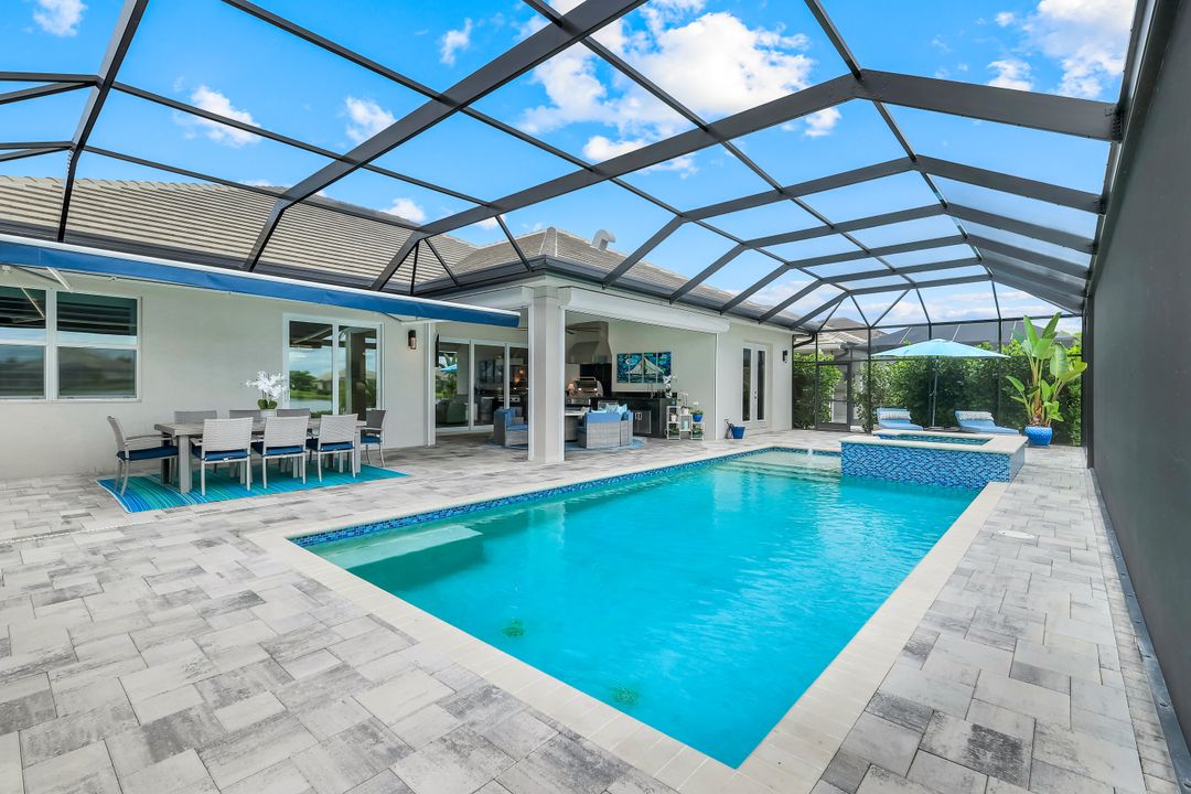 14386 Laguna Spgs Ln, Naples, FL 34114