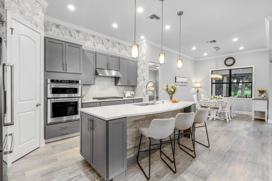 9354 Greyhawk Trl, Naples, FL 34120