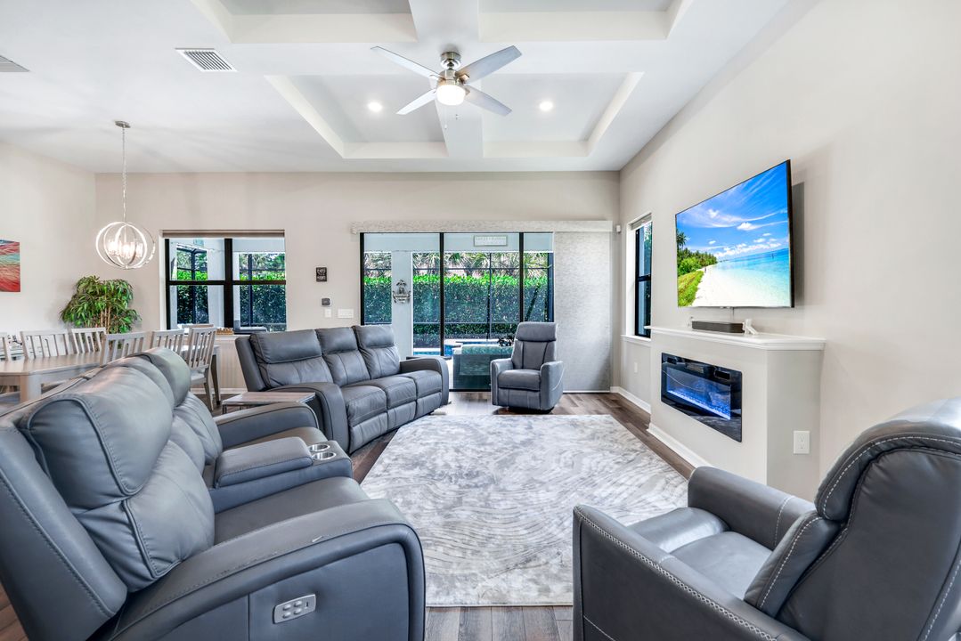9368 Night Heron Ln, Naples, FL 34120