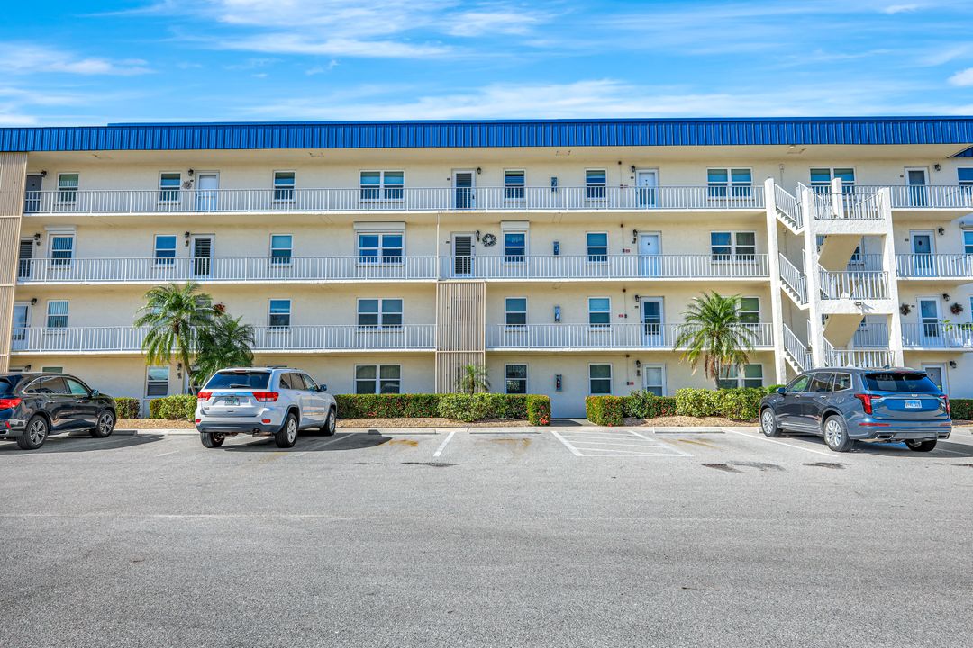 6220 Augusta Dr, Fort Myers, FL 33907