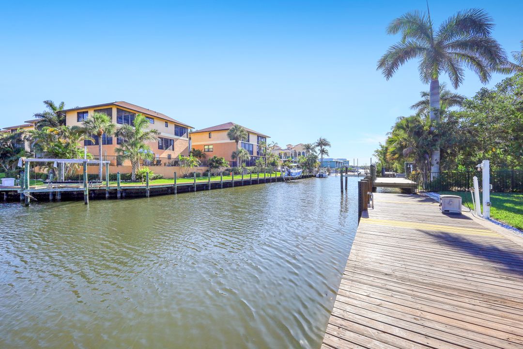1522 Pelican Ave, Naples, FL 34102