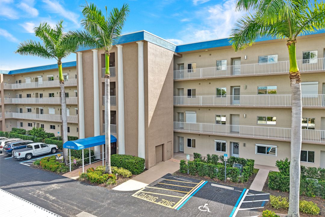 14901 Park Lake Dr #106, Fort Myers, FL 33919