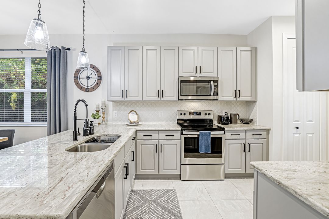 2955 Pine Tree Dr, Naples, FL 34112