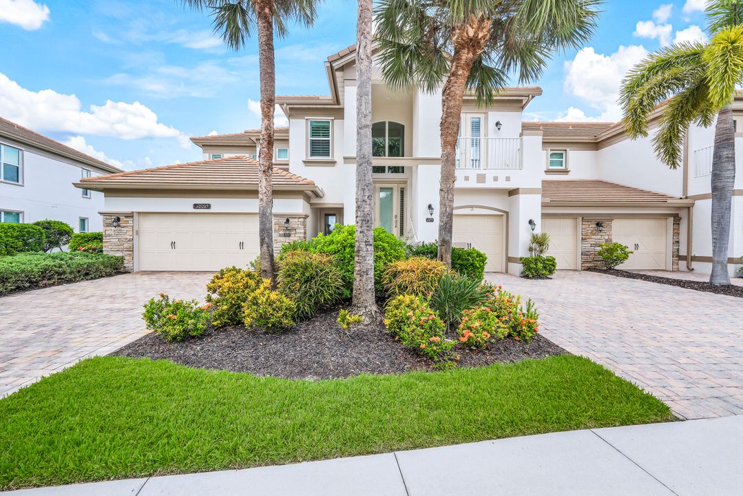 9220 Quartz Ln #101, Naples, FL 34120