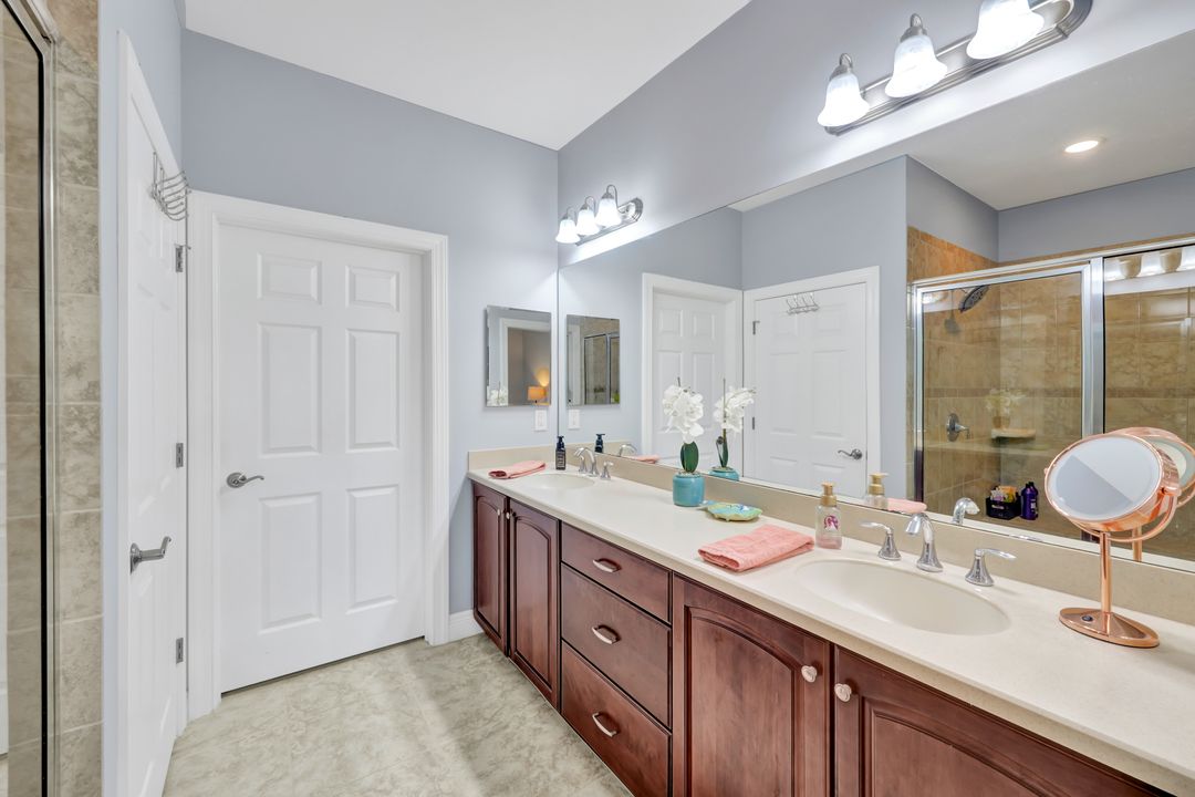 13466 Kent St, Naples, FL 34109