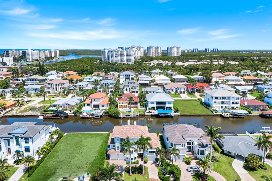 273 Egret Ave, Naples, FL 34108