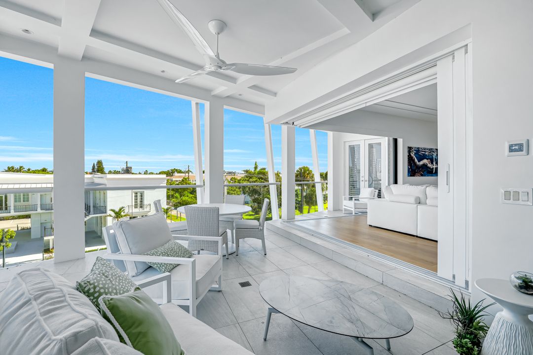 382 12th Ave S #301, Naples, FL 34102