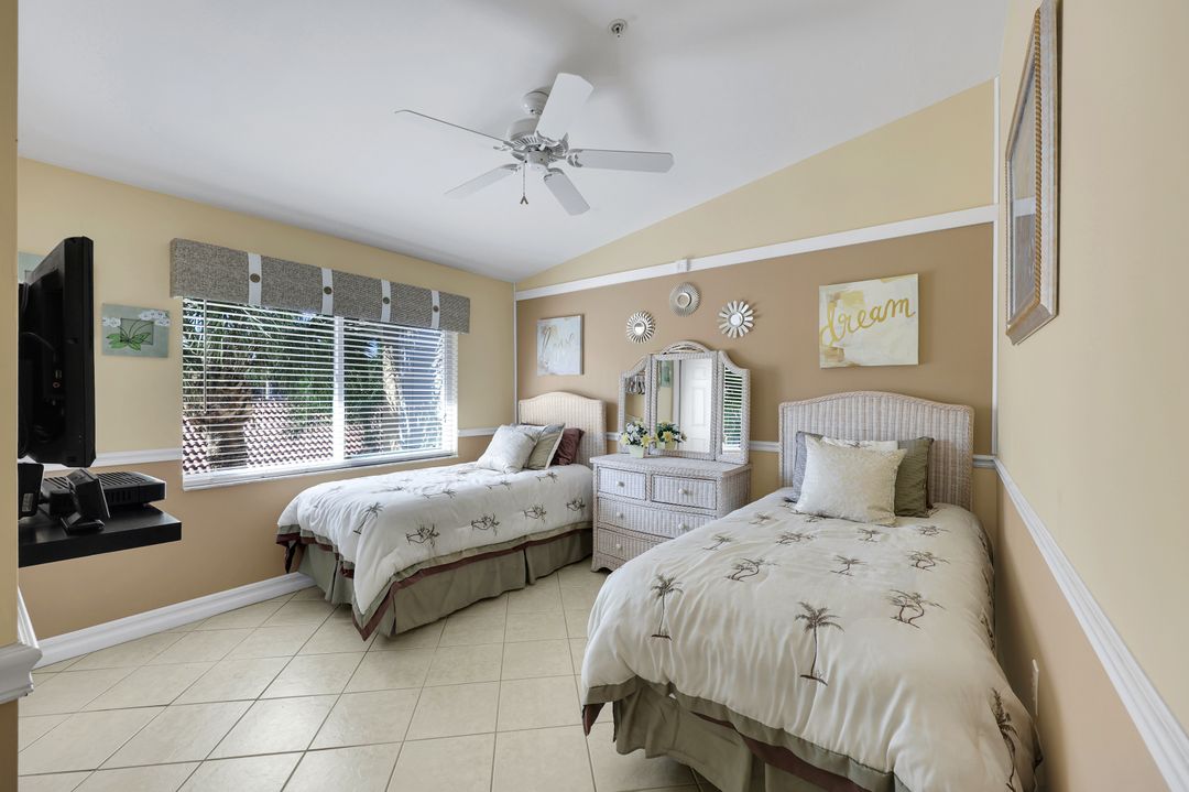 2375 Bayou Ln #4, Naples, FL 34112