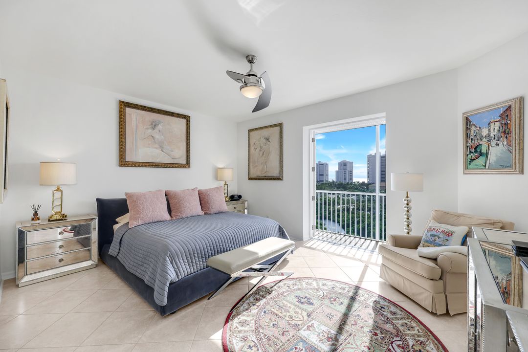 400 Flagship Dr #902, Naples, FL 34108