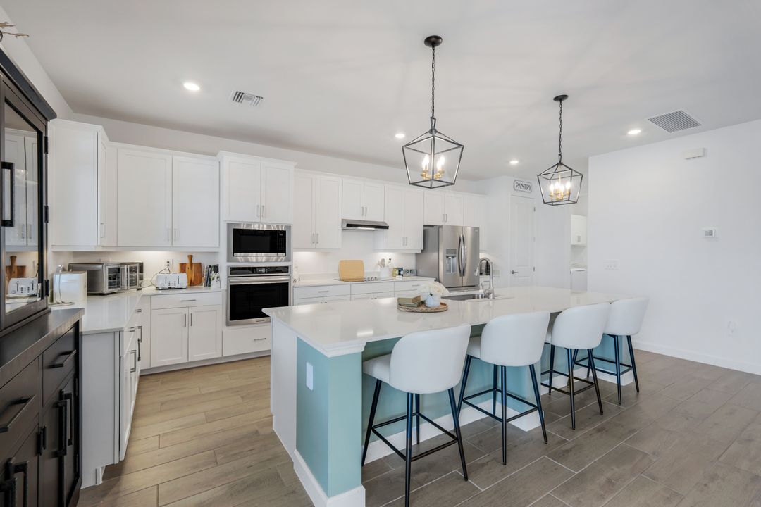 10817 Timber Creek Dr, Fort Myers, FL 33913