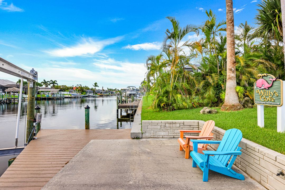 4913 SW 17th Pl, Cape Coral, FL 33914
