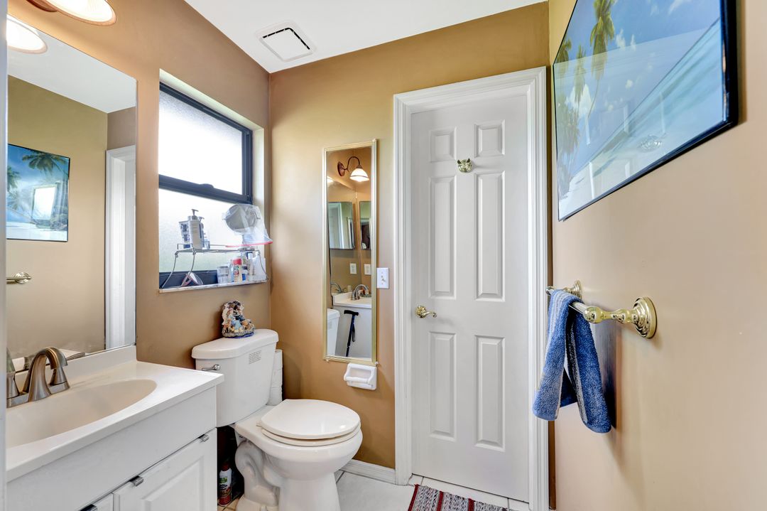 360 16th Ave NW, Naples, FL 34120