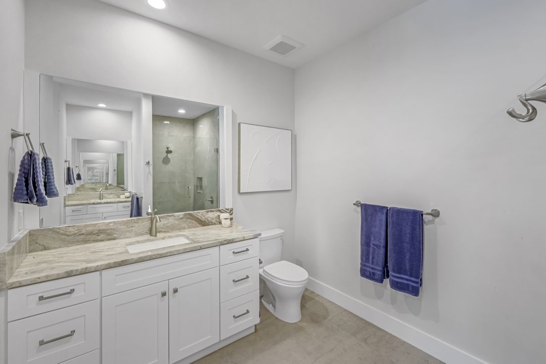 605 107th Ave N, Naples, FL 34108