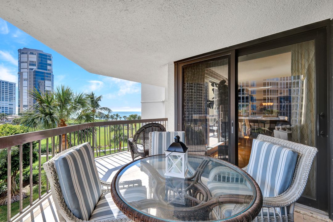 4551 Gulf Shore Blvd N #505, Naples, FL 34103