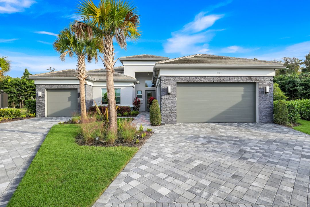 12083 Azalea Wy, Naples, FL 34120