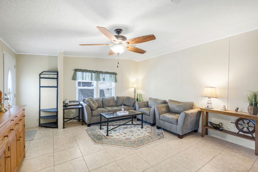 39 Umber Ct, Fort Myers, FL 33908