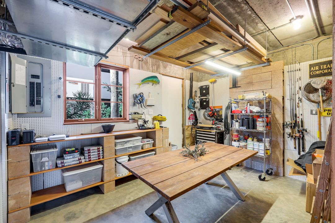 290 Channel Dr, Naples, FL 34108