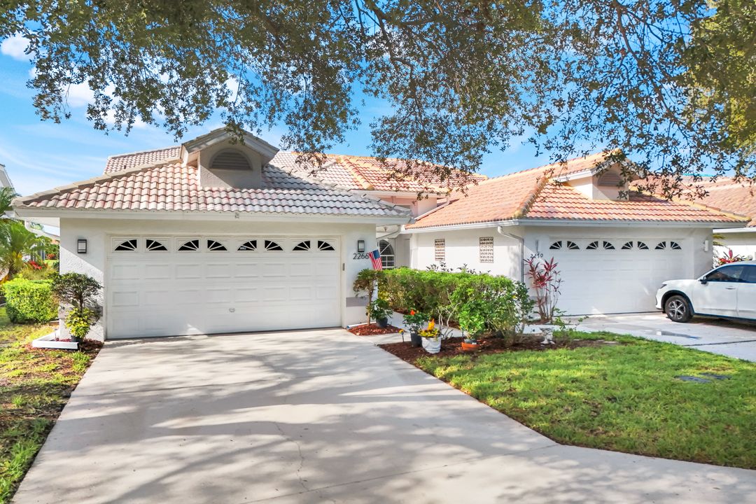 2266 Stacil Cir, Naples, FL 34109