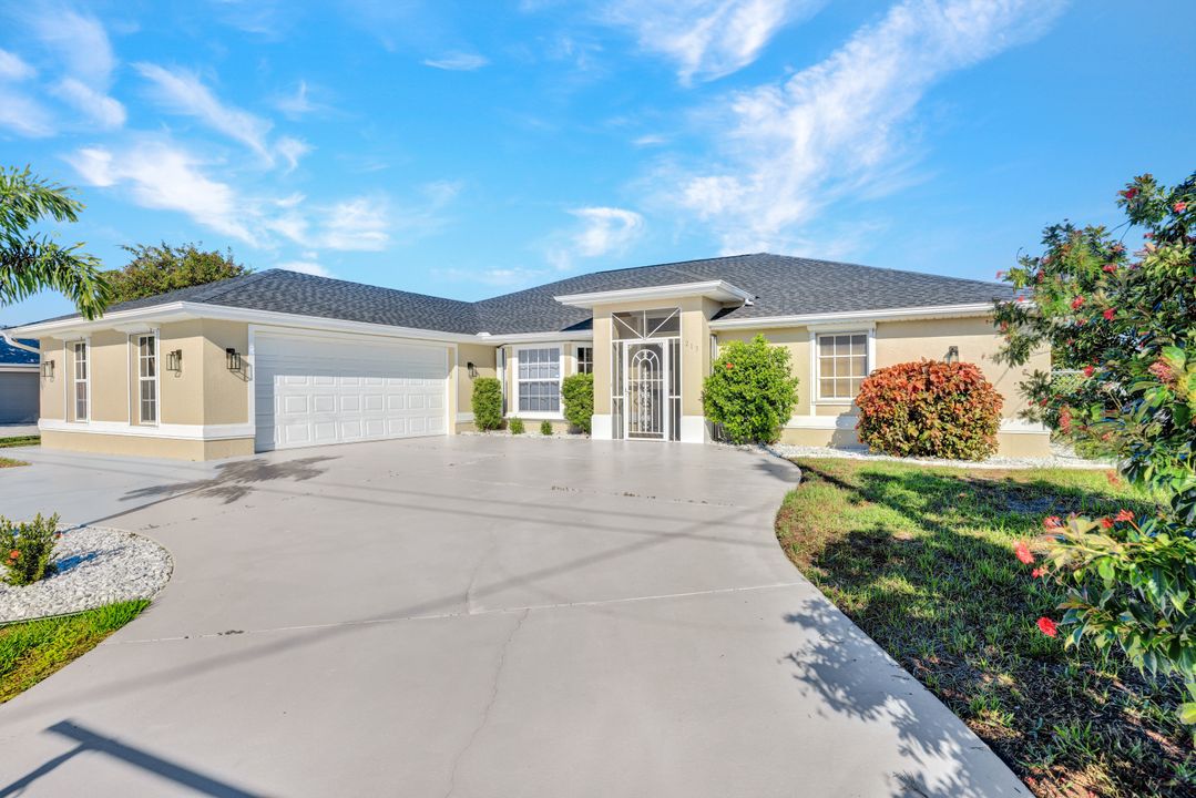 213 SE 20th Ct, Cape Coral, FL 33990