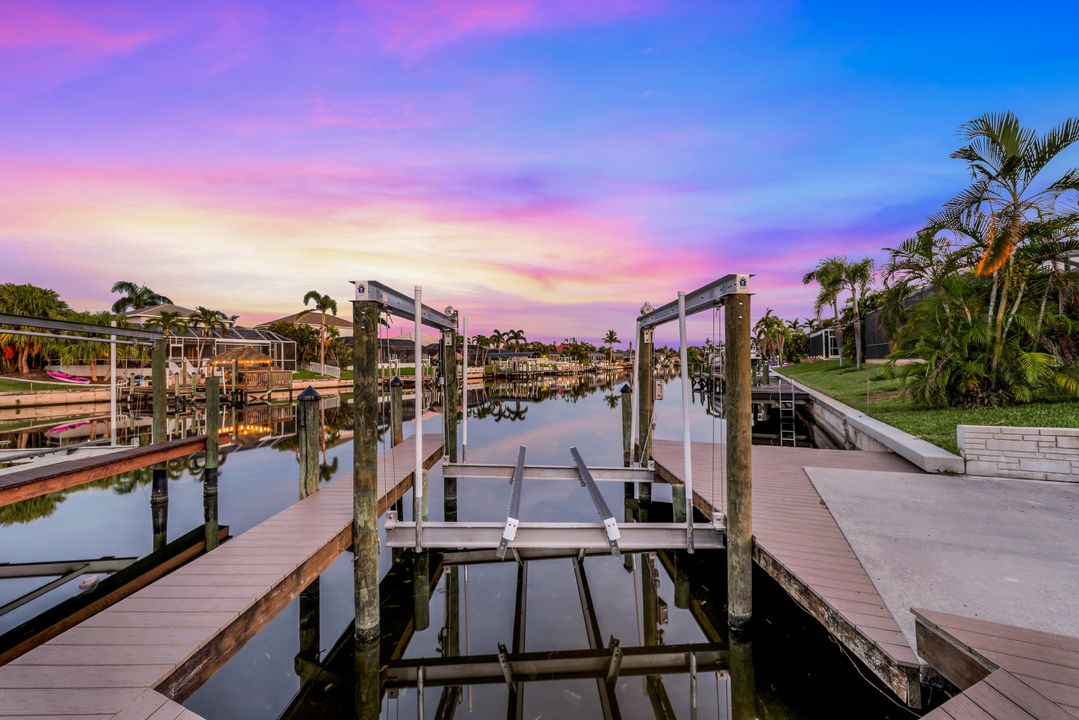 4913 SW 17th Pl, Cape Coral, FL 33914