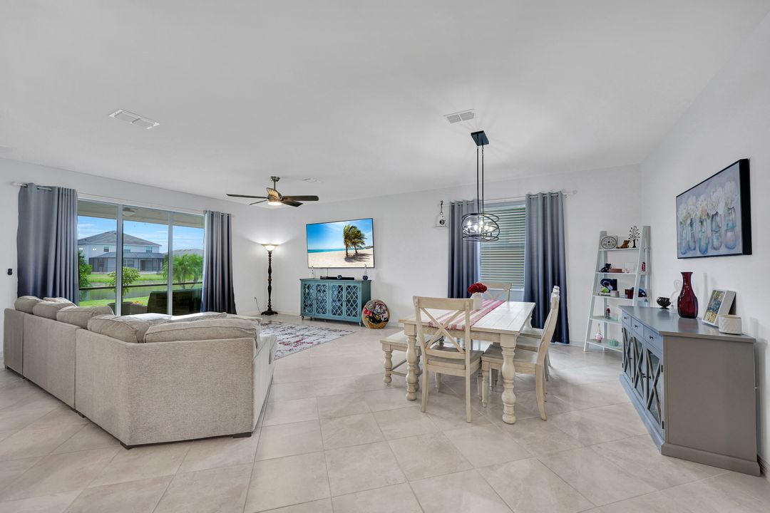 2622 Scarlet Wy, Naples, FL 34120