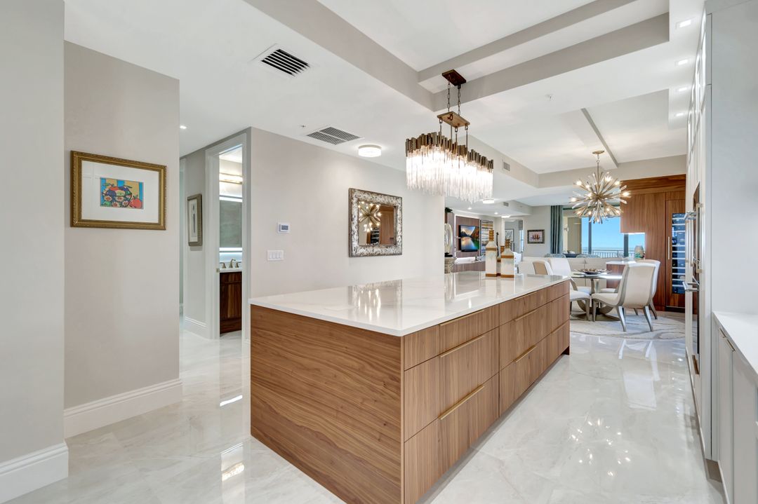 930 Cape Marco Dr #506, Marco Island, FL 34145