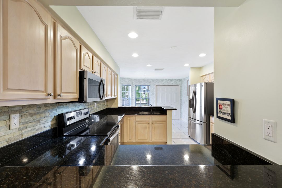242 Via Perignon, Naples, FL 34119