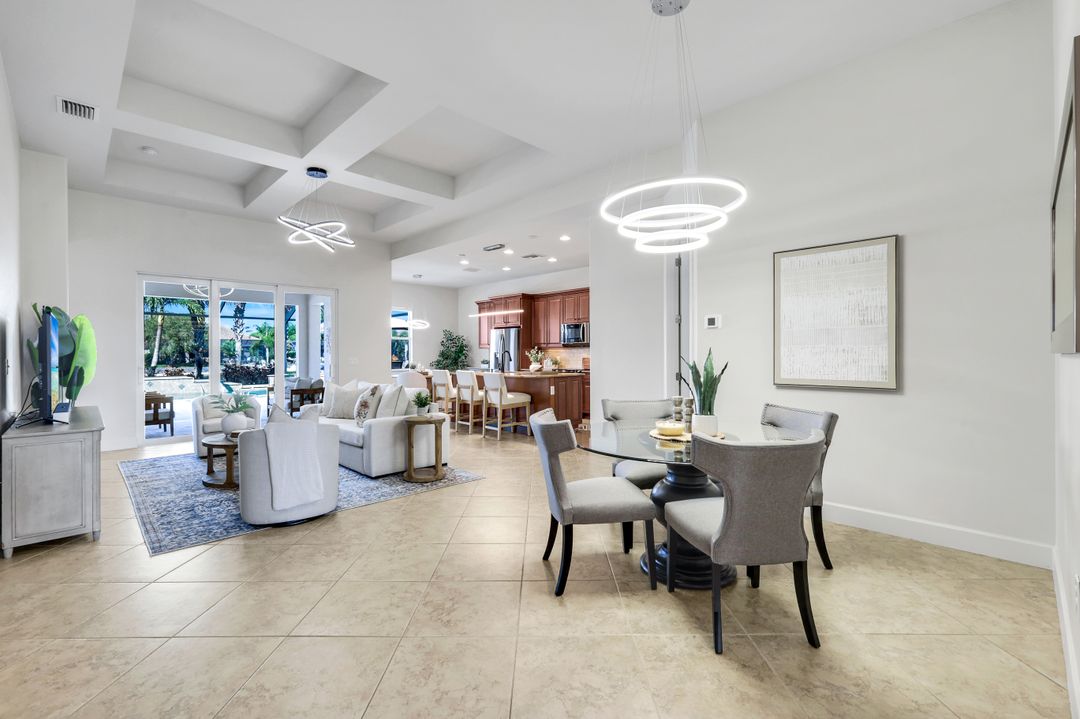 9103 Graphite Cir, Naples, FL 34120