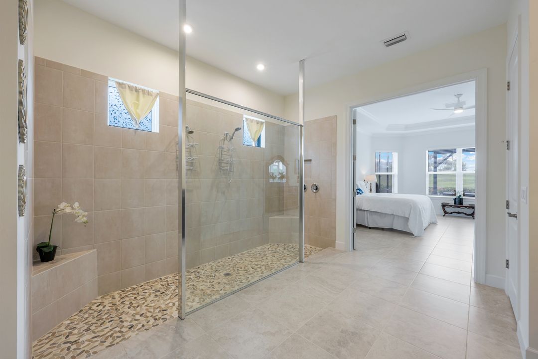11641 Canal Grande Dr, Miromar Lakes, FL 33913