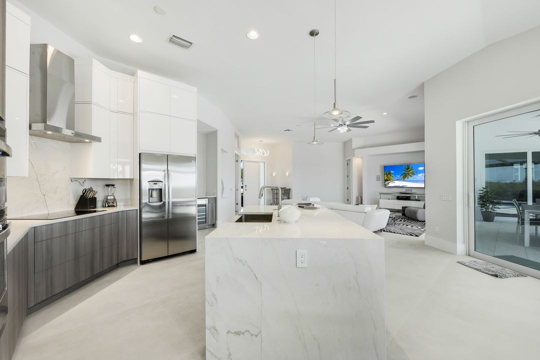 3624 Surfside Blvd, Cape Coral, FL 33914