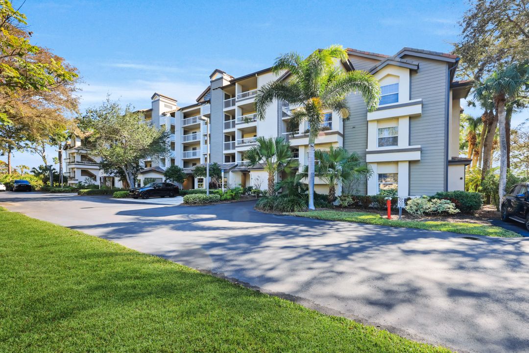 26900 Wedgewood Dr #305, Bonita Springs, FL 34134