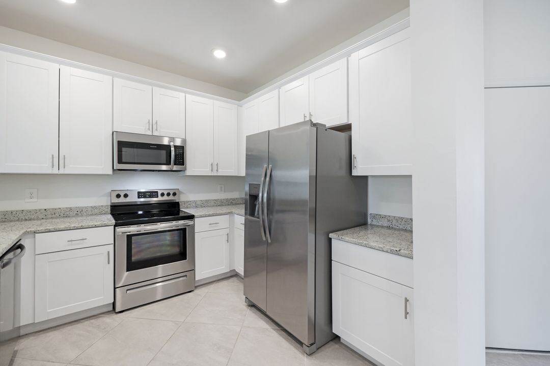 14207 Pine Lodge Ln, Fort Myers, FL 33913